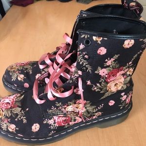 Foral Dr. Martens